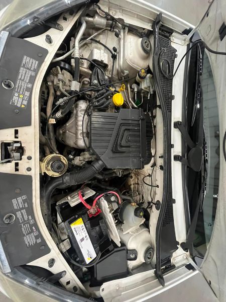 2014-Renault-Sandero-16-Stepway_12