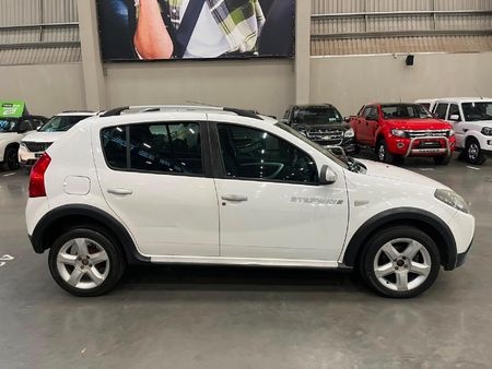 2014-Renault-Sandero-16-Stepway_1
