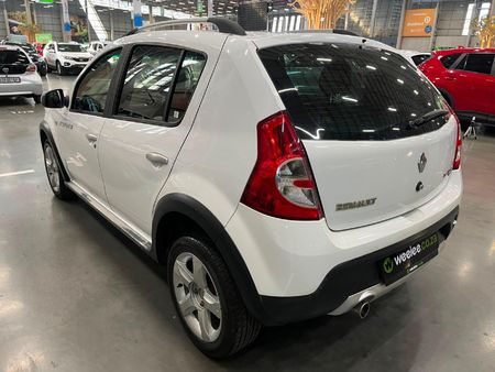 2014-Renault-Sandero-16-Stepway_4