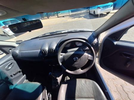 2022-Nissan-NP200-16_13