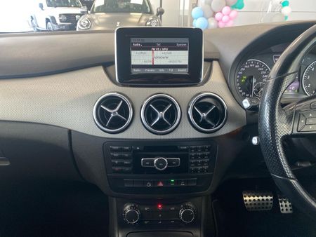 2014-Mercedes-Benz-B-Class-B-180-BE-Auto_12