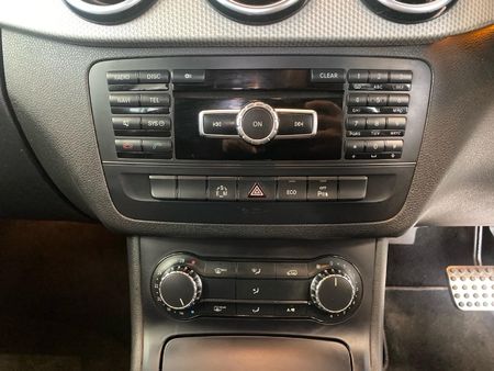 2014-Mercedes-Benz-B-Class-B-180-BE-Auto_25