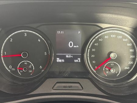 2022-Volkswagen-Kombi-T61-20-TDI-110kW-Auto-Trendline_2