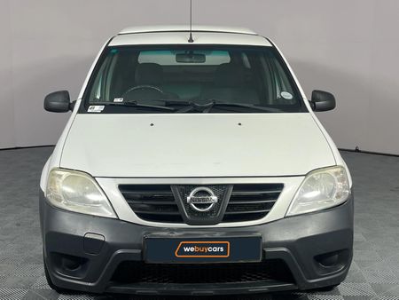 2014-Nissan-NP200-15-dCi-Safety-Pack_10
