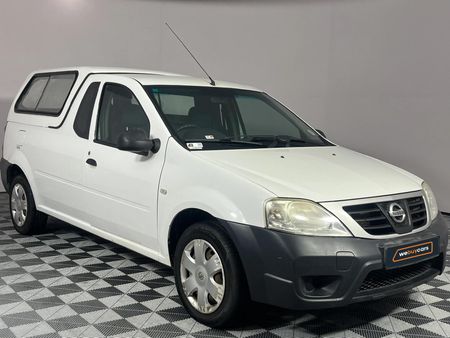 2014-Nissan-NP200-15-dCi-Safety-Pack_11