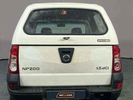 2014-Nissan-NP200-15-dCi-Safety-Pack_13