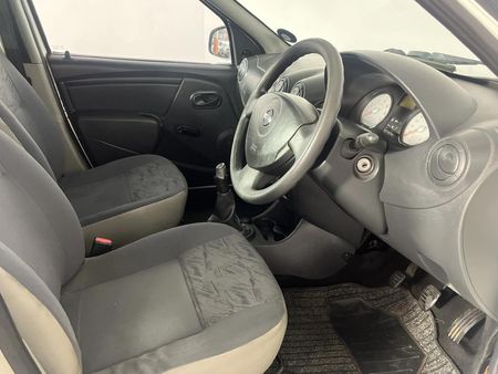 2014-Nissan-NP200-15-dCi-Safety-Pack_6