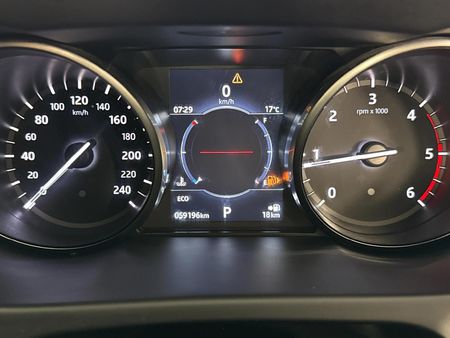 2019-Land-Rover-Discovery-Sport-20i4-D-SE_2