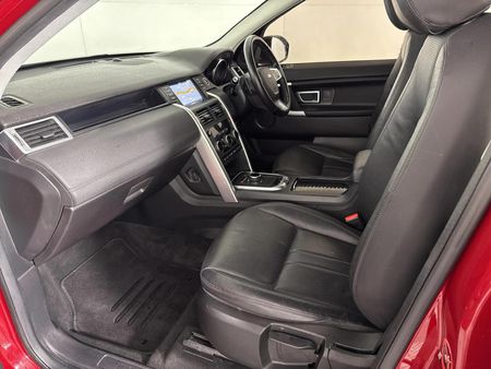 2019-Land-Rover-Discovery-Sport-20i4-D-SE_8