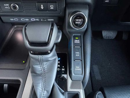 2026-Toyota-Land-Cruiser-Prado-VX-R-28GD-Auto_17