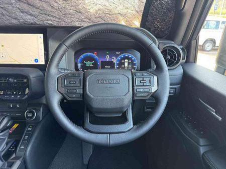 2026-Toyota-Land-Cruiser-Prado-VX-R-28GD-Auto_18