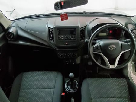 2025-Toyota-Vitz-10_5