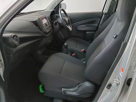 2025-Toyota-Vitz-10_6