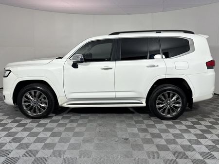 2023-Toyota-Land-Cruiser-300-V6-33-D-ZX_18