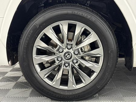 2023-Toyota-Land-Cruiser-300-V6-33-D-ZX_4
