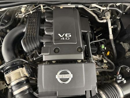 2008-Nissan-Navara-40-V6-Double-Cab_14