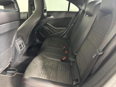 2017-Mercedes-Benz-CLA-200-AMG-Auto_3