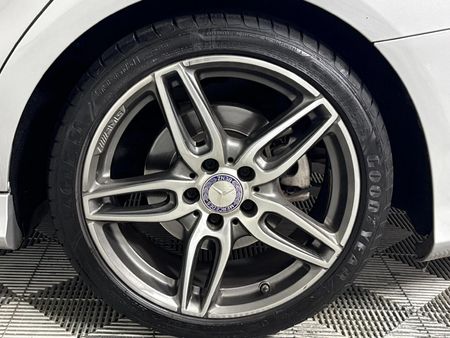 2017-Mercedes-Benz-CLA-200-AMG-Auto_6