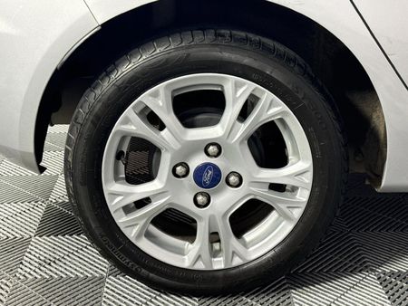 2016-Ford-Fiesta-10-EcoBoost-Trend-5-dr_7