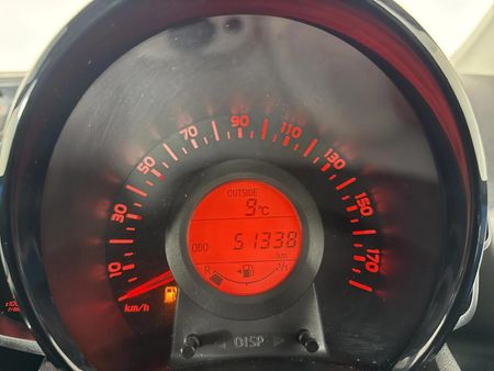2017-Toyota-Aygo-10-5-dr_1