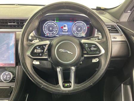 2021-Jaguar-F-Pace-20D-SE-R-Dynamic-D200_12