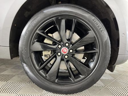 2021-Jaguar-F-Pace-20D-SE-R-Dynamic-D200_5