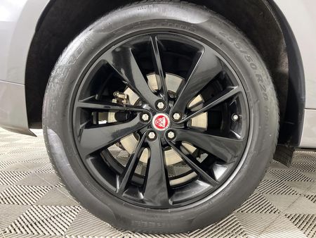 2021-Jaguar-F-Pace-20D-SE-R-Dynamic-D200_7