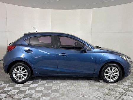 2019-Mazda-2-15-Dynamic-5-dr_17