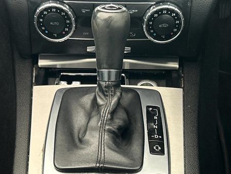 2012-Mercedes-Benz-C-Class-C-200-BE-Avantgarde-Auto_10