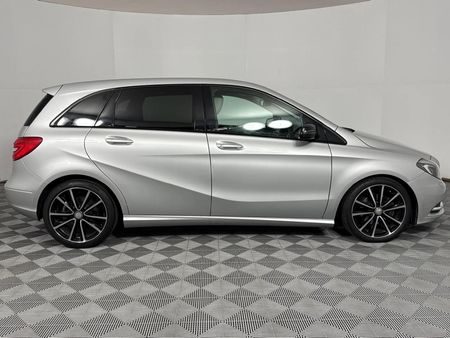 2013-Mercedes-Benz-B-Class-B-180-BE-Auto_18