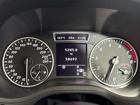2013-Mercedes-Benz-B-Class-B-180-BE-Auto_2