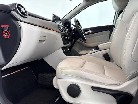 2013-Mercedes-Benz-B-Class-B-180-BE-Auto_8
