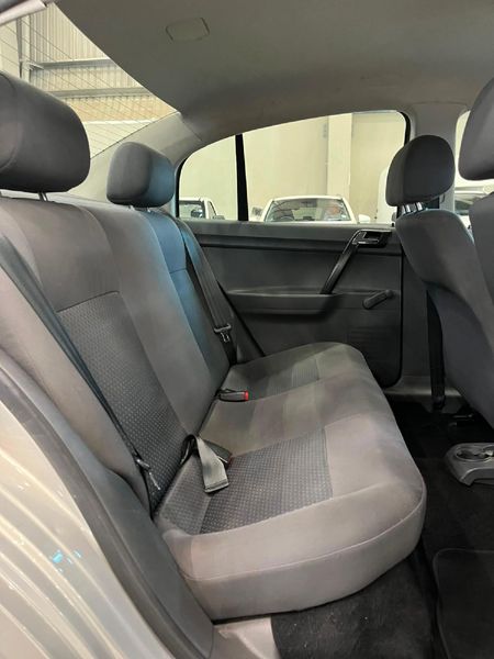 2013-Volkswagen-Polo-Vivo-16-Trendline_11