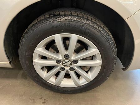 2013-Volkswagen-Polo-Vivo-16-Trendline_8
