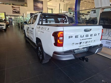 2026-Peugeot-Landtrek-19D-Allure-Double-Cab-Auto_4