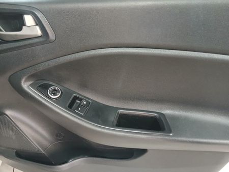 2018-Hyundai-i20-12-Motion_11