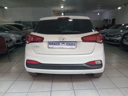 2018-Hyundai-i20-12-Motion_14
