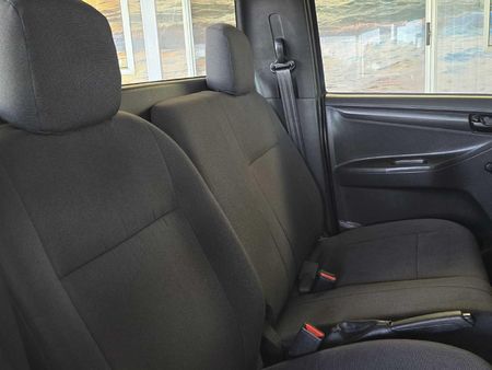 2022-Isuzu-D-Max-250C-Fleetside-Single-Cab_8