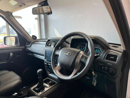 2025-Mahindra-Pik-Up-22-mHawk-S11-Dew-4x4-Auto-Double-Cab_12