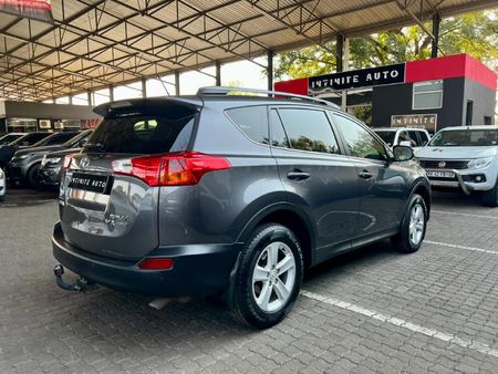 2013-Toyota-RAV4-25-VX-Auto_6