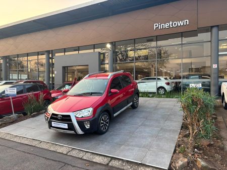 2018-Toyota-Etios-Cross-15-XS-5-dr_0