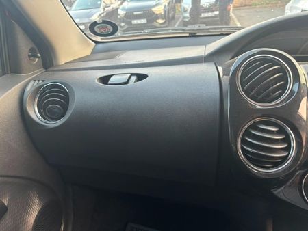2018-Toyota-Etios-Cross-15-XS-5-dr_18