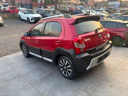 2018-Toyota-Etios-Cross-15-XS-5-dr_4
