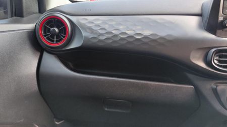 2025-Hyundai-Grand-i10-10-Motion_13