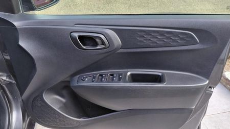 2025-Hyundai-Grand-i10-10-Motion_16