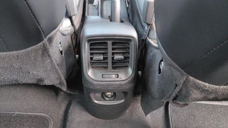 2025-Hyundai-Grand-i10-10-Motion_19