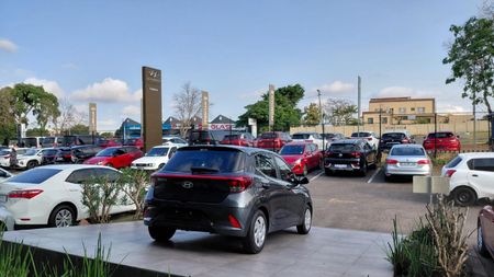 2025-Hyundai-Grand-i10-10-Motion_25