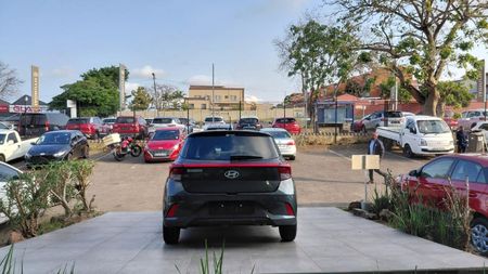 2025-Hyundai-Grand-i10-10-Motion_26