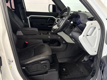 2020-Land-Rover-Defender-110-D240-177kW_9