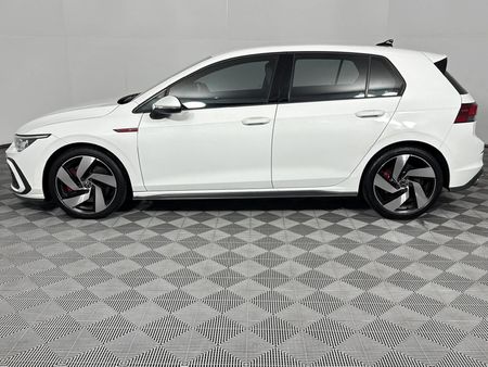 2024-Volkswagen-Golf-8-GTI-20-TSI-Auto_5